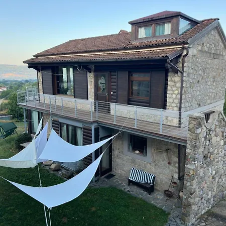 Azienda Agricola Il Querceto Κατάλυμα σε φάρμα *